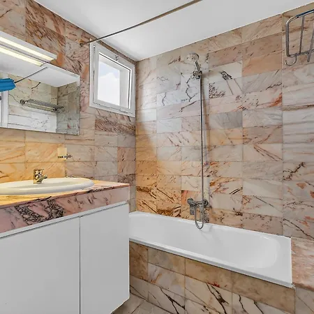 4-room House Americas, Vistas *