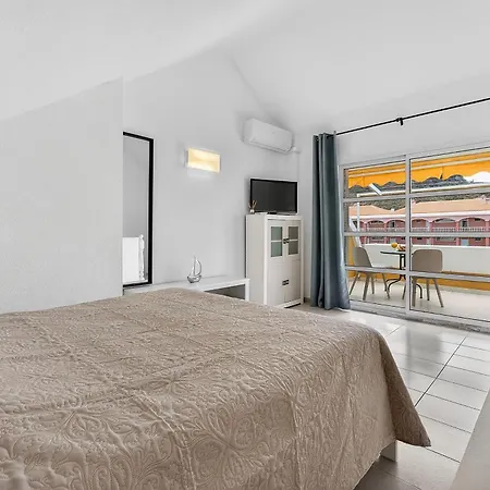 4-room House Americas, Vistas